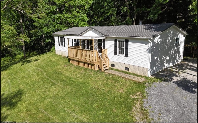180 Morgans Run Road, Morgantown, West Virginia 26508, 3 Bedrooms Bedrooms, 7 Rooms Rooms,2 BathroomsBathrooms,Single Family Detached,For Sale,Morgans Run,10165242