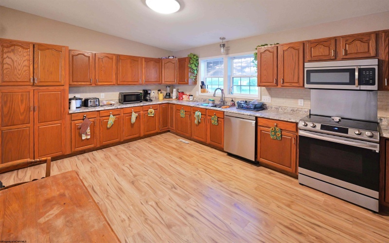 1003 Brandonville Pike, Terra Alta, West Virginia 26764, 3 Bedrooms Bedrooms, 6 Rooms Rooms,2 BathroomsBathrooms,Single Family Detached,For Sale,Brandonville,10165243