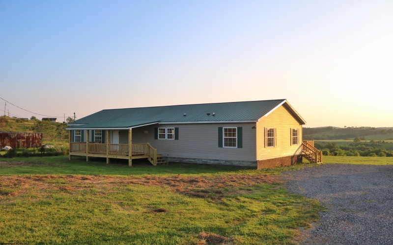 1003 Brandonville Pike, Terra Alta, West Virginia 26764, 3 Bedrooms Bedrooms, 6 Rooms Rooms,2 BathroomsBathrooms,Single Family Detached,For Sale,Brandonville,10165243
