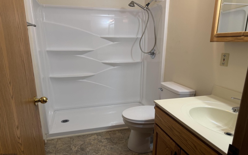 135 Wabash Avenue, Belington, West Virginia 26250, 3 Bedrooms Bedrooms, 7 Rooms Rooms,2 BathroomsBathrooms,Single Family Detached,For Sale,Wabash,0,10165244