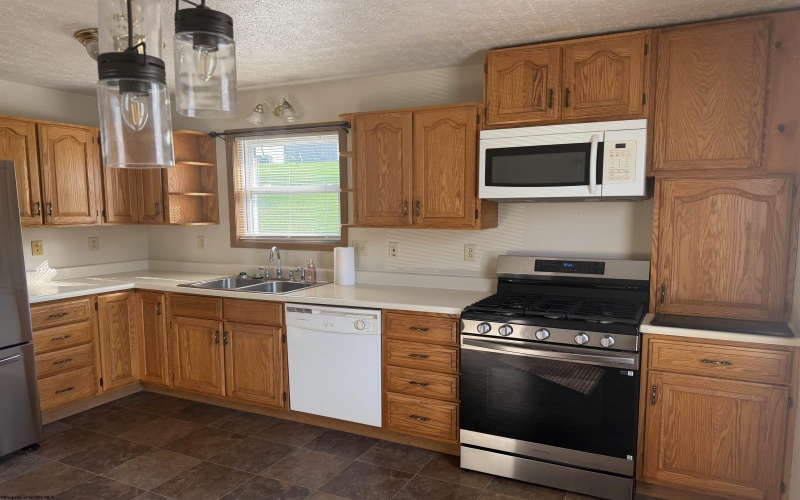 135 Wabash Avenue, Belington, West Virginia 26250, 3 Bedrooms Bedrooms, 7 Rooms Rooms,2 BathroomsBathrooms,Single Family Detached,For Sale,Wabash,0,10165244