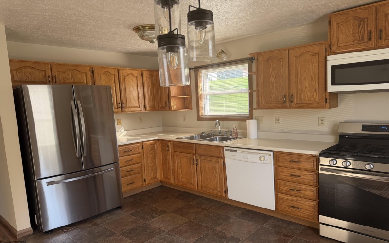135 Wabash Avenue, Belington, West Virginia 26250, 3 Bedrooms Bedrooms, 7 Rooms Rooms,2 BathroomsBathrooms,Single Family Detached,For Sale,Wabash,0,10165244