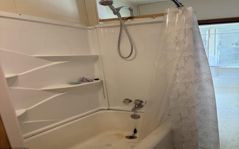 739 US Hwy 19 South, Weston, West Virginia 26452, 2 Bedrooms Bedrooms, 6 Rooms Rooms,1 BathroomBathrooms,Single Family Detached,For Sale,US Hwy 19,10165245