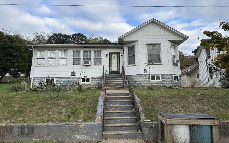 739 US Hwy 19 South, Weston, West Virginia 26452, 2 Bedrooms Bedrooms, 6 Rooms Rooms,1 BathroomBathrooms,Single Family Detached,For Sale,US Hwy 19,10165245