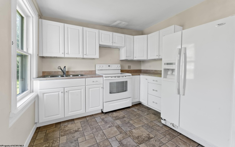 228 Johnson Avenue, Bridgeport, West Virginia 26330, 1 Bedroom Bedrooms, 4 Rooms Rooms,1 BathroomBathrooms,Single Family Detached,For Sale,Johnson,10165250