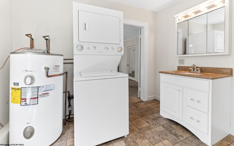 228 Johnson Avenue, Bridgeport, West Virginia 26330, 1 Bedroom Bedrooms, 4 Rooms Rooms,1 BathroomBathrooms,Single Family Detached,For Sale,Johnson,10165250
