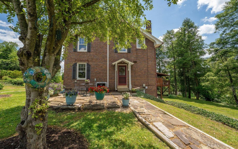411 Rotary Street, Morgantown, West Virginia 26505, 3 Bedrooms Bedrooms, 8 Rooms Rooms,1 BathroomBathrooms,Single Family Detached,For Sale,Rotary,10165255