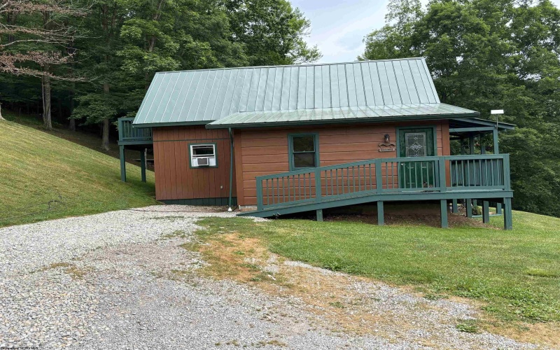 52 Kearns Road, Bristol, West Virginia 26426, 3 Bedrooms Bedrooms, 6 Rooms Rooms,1 BathroomBathrooms,Single Family Detached,For Sale,Kearns,10165280