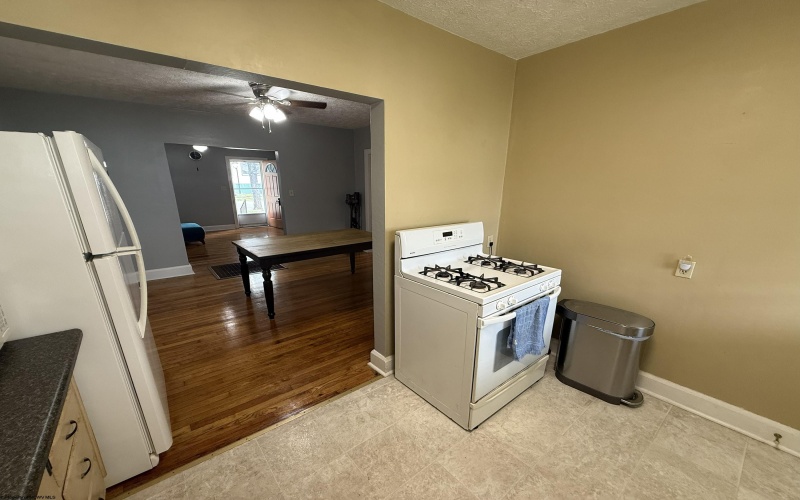 1513 Lavalette Avenue, Elkins, West Virginia 26241, 2 Bedrooms Bedrooms, 6 Rooms Rooms,1 BathroomBathrooms,Single Family Detached,For Sale,Lavalette,10165267