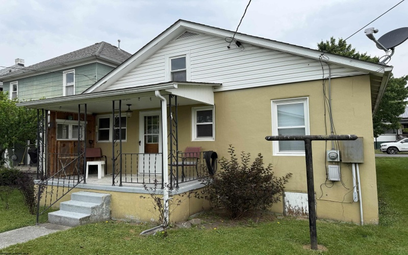 1513 Lavalette Avenue, Elkins, West Virginia 26241, 2 Bedrooms Bedrooms, 6 Rooms Rooms,1 BathroomBathrooms,Single Family Detached,For Sale,Lavalette,10165267