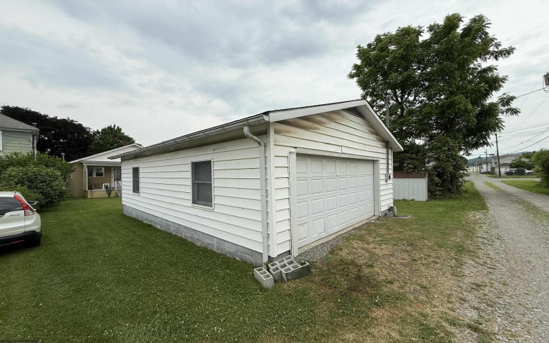 1513 Lavalette Avenue, Elkins, West Virginia 26241, 2 Bedrooms Bedrooms, 6 Rooms Rooms,1 BathroomBathrooms,Single Family Detached,For Sale,Lavalette,10165267
