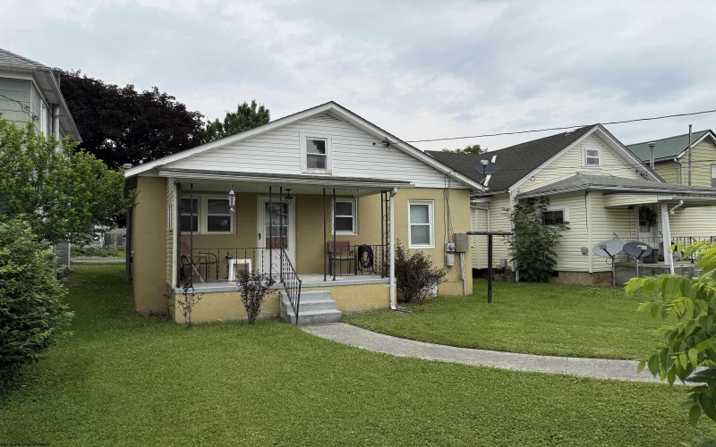 1513 Lavalette Avenue, Elkins, West Virginia 26241, 2 Bedrooms Bedrooms, 6 Rooms Rooms,1 BathroomBathrooms,Single Family Detached,For Sale,Lavalette,10165267