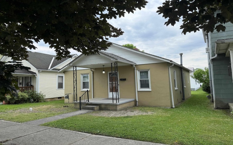 1513 Lavalette Avenue, Elkins, West Virginia 26241, 2 Bedrooms Bedrooms, 6 Rooms Rooms,1 BathroomBathrooms,Single Family Detached,For Sale,Lavalette,10165267