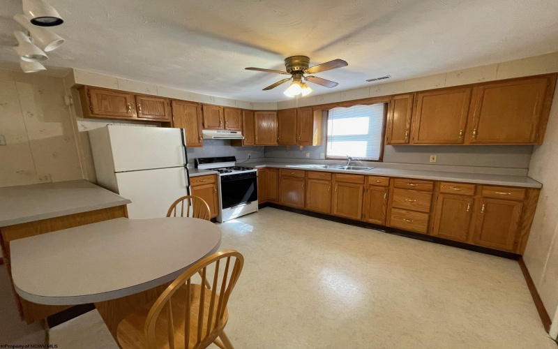 99-103 Liberty Avenue, Clarksburg, West Virginia 26301, ,Multi-unit/income,For Sale,Liberty,10162040