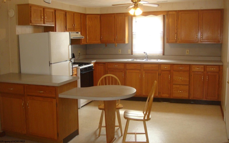99-103 Liberty Avenue, Clarksburg, West Virginia 26301, ,Multi-unit/income,For Sale,Liberty,10162040