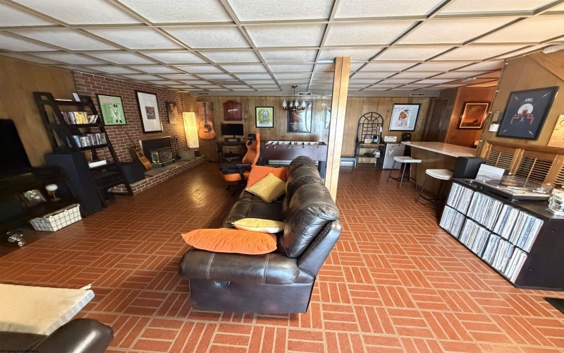 114 Southview Drive, Elkins, West Virginia 26241, 3 Bedrooms Bedrooms, 9 Rooms Rooms,2 BathroomsBathrooms,Single Family Detached,For Sale,Southview,10165282