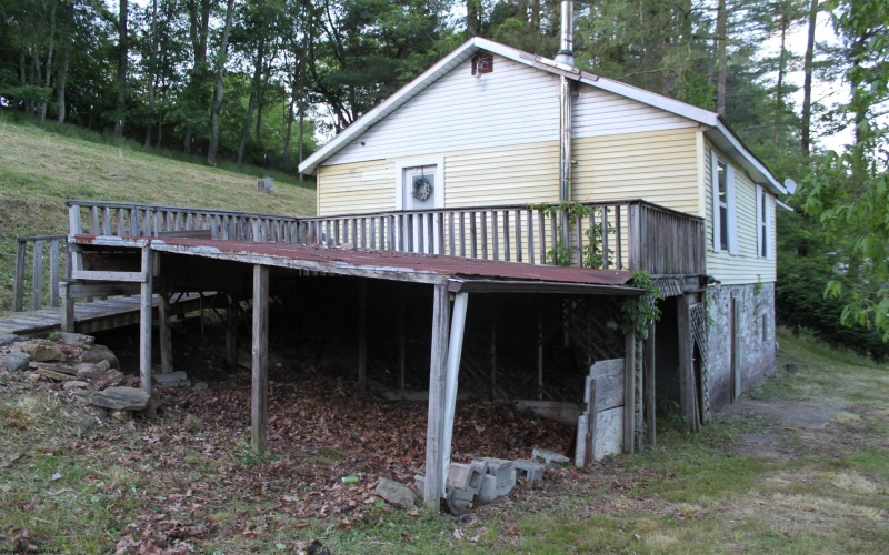 72 Greenbrier Street, Camden on Gauley, West Virginia 26208, 3 Bedrooms Bedrooms, 8 Rooms Rooms,2 BathroomsBathrooms,Single Family Detached,For Sale,Greenbrier,10165285