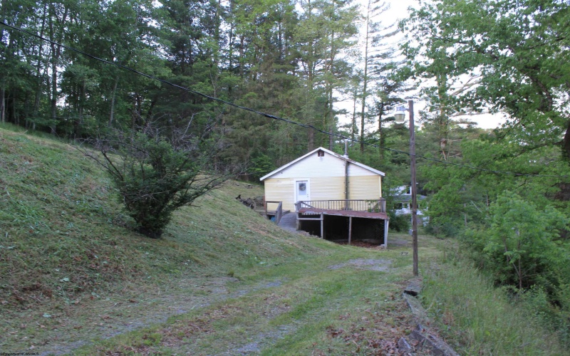 72 Greenbrier Street, Camden on Gauley, West Virginia 26208, 3 Bedrooms Bedrooms, 8 Rooms Rooms,2 BathroomsBathrooms,Single Family Detached,For Sale,Greenbrier,10165285