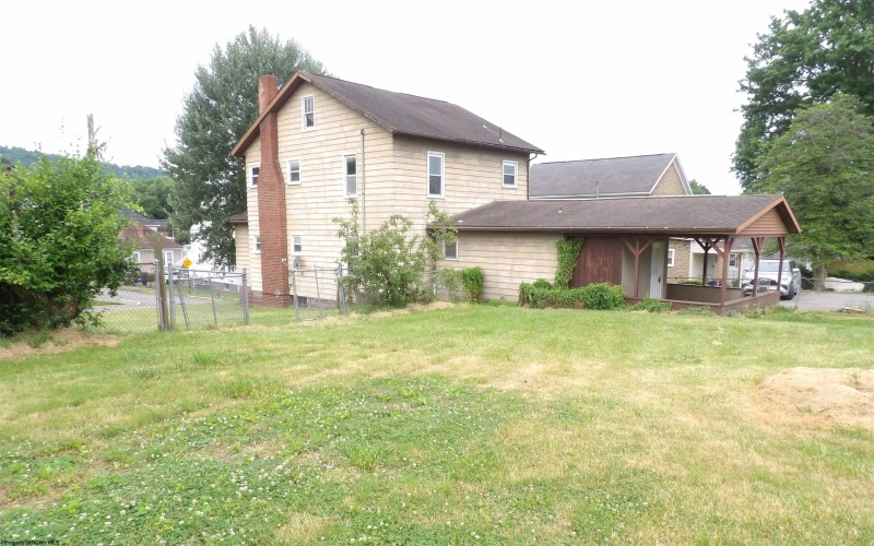 424 Spring Avenue, Clarksburg, West Virginia 26301, 3 Bedrooms Bedrooms, 9 Rooms Rooms,2 BathroomsBathrooms,Single Family Detached,For Sale,Spring,10165286