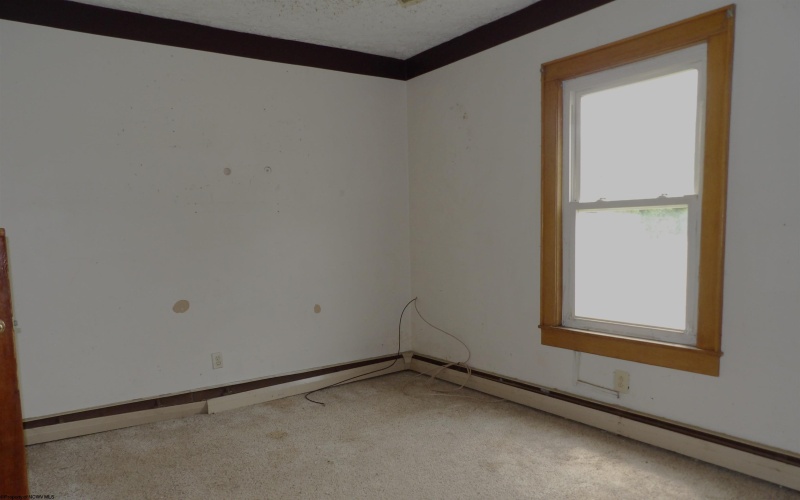 424 Spring Avenue, Clarksburg, West Virginia 26301, 3 Bedrooms Bedrooms, 9 Rooms Rooms,2 BathroomsBathrooms,Single Family Detached,For Sale,Spring,10165286