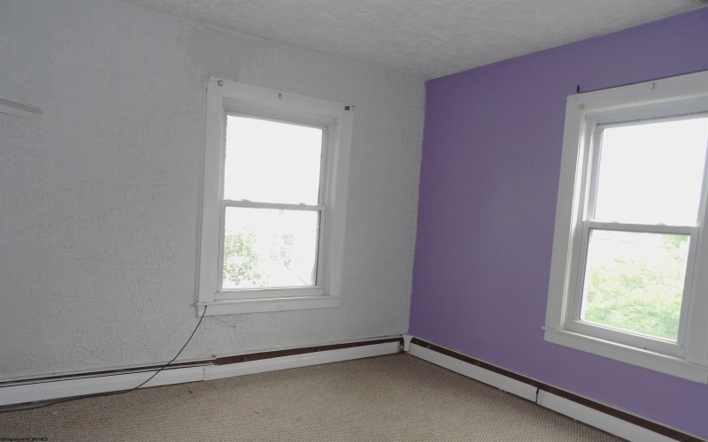 424 Spring Avenue, Clarksburg, West Virginia 26301, 3 Bedrooms Bedrooms, 9 Rooms Rooms,2 BathroomsBathrooms,Single Family Detached,For Sale,Spring,10165286