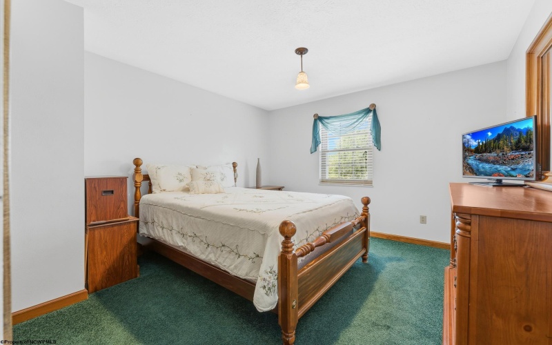 83 Maple Lake Court, Bridgeport, West Virginia 26330, 3 Bedrooms Bedrooms, 7 Rooms Rooms,2 BathroomsBathrooms,Single Family Detached,For Sale,Maple Lake,10165283