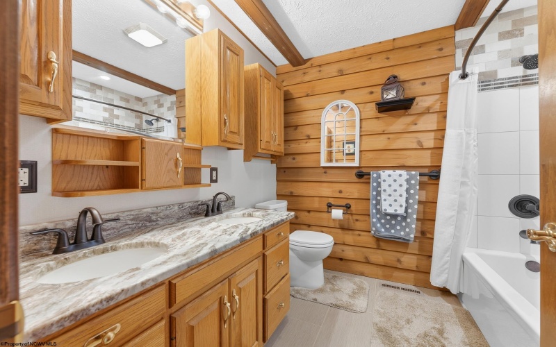 83 Maple Lake Court, Bridgeport, West Virginia 26330, 3 Bedrooms Bedrooms, 7 Rooms Rooms,2 BathroomsBathrooms,Single Family Detached,For Sale,Maple Lake,10165283