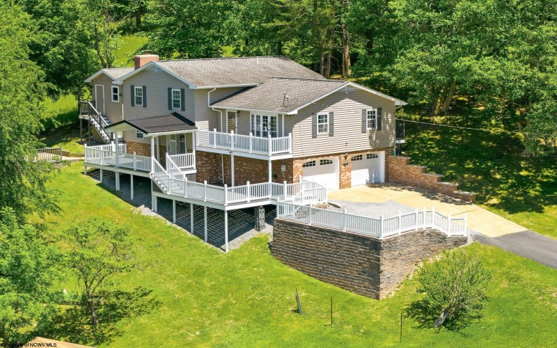 83 Maple Lake Court, Bridgeport, West Virginia 26330, 3 Bedrooms Bedrooms, 7 Rooms Rooms,2 BathroomsBathrooms,Single Family Detached,For Sale,Maple Lake,10165283