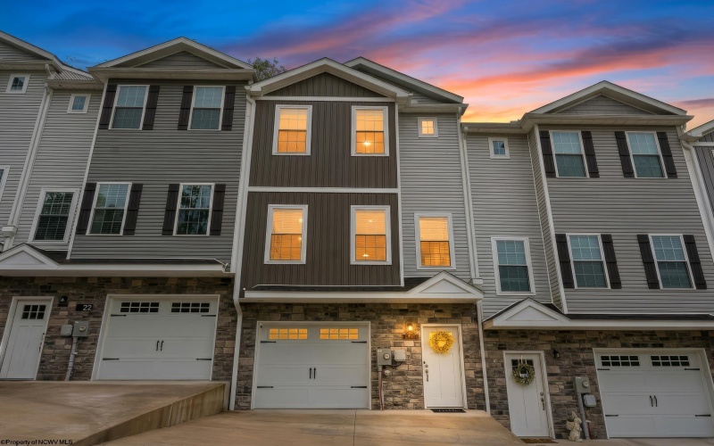 20 MISTY Lane, Fairmont, West Virginia 26554, 3 Bedrooms Bedrooms, 7 Rooms Rooms,2 BathroomsBathrooms,Single Family Attached,For Sale,MISTY,10165308