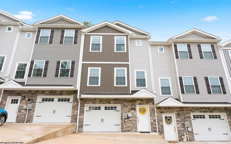 20 MISTY Lane, Fairmont, West Virginia 26554, 3 Bedrooms Bedrooms, 7 Rooms Rooms,2 BathroomsBathrooms,Single Family Attached,For Sale,MISTY,10165308