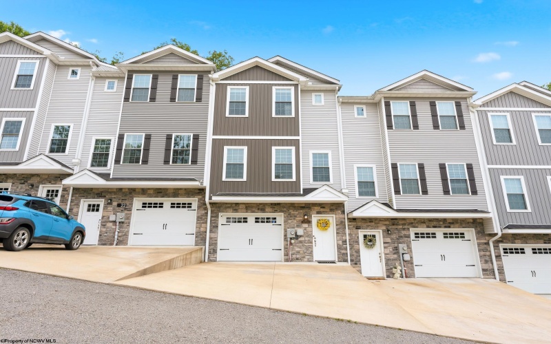 20 MISTY Lane, Fairmont, West Virginia 26554, 3 Bedrooms Bedrooms, 7 Rooms Rooms,2 BathroomsBathrooms,Single Family Attached,For Sale,MISTY,10165308