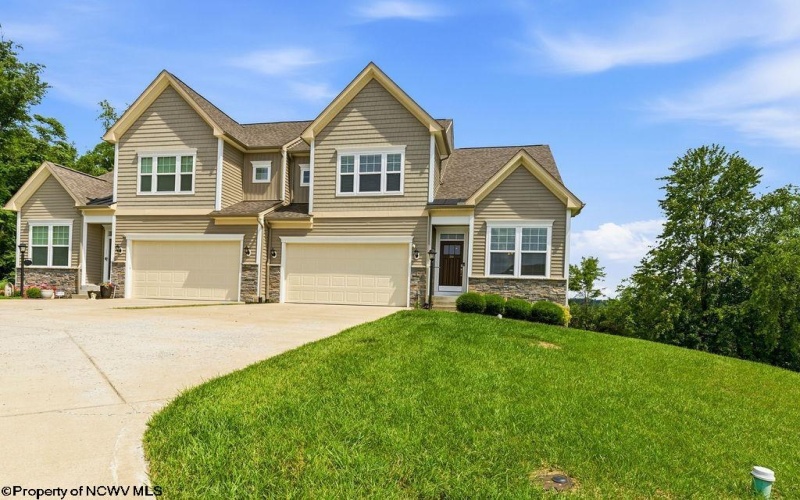 80 Bedford Court, Bridgeport, West Virginia 26330, 4 Bedrooms Bedrooms, 11 Rooms Rooms,3 BathroomsBathrooms,Single Family Attached,For Sale,Bedford,10165290
