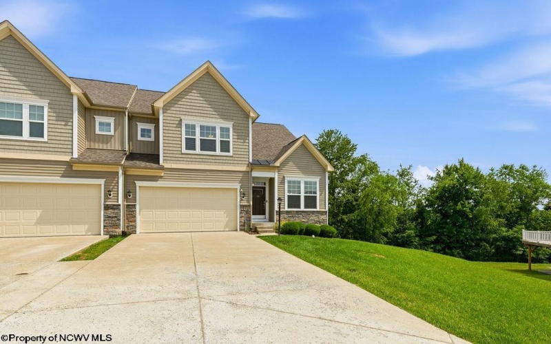 80 Bedford Court, Bridgeport, West Virginia 26330, 4 Bedrooms Bedrooms, 11 Rooms Rooms,3 BathroomsBathrooms,Single Family Attached,For Sale,Bedford,10165290
