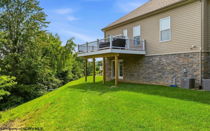 80 Bedford Court, Bridgeport, West Virginia 26330, 4 Bedrooms Bedrooms, 11 Rooms Rooms,3 BathroomsBathrooms,Single Family Attached,For Sale,Bedford,10165290