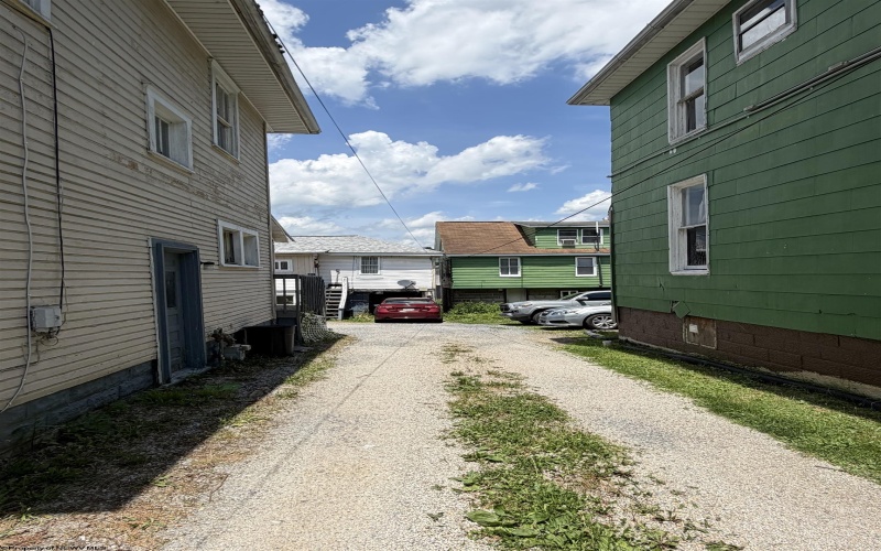 208 Dunkard Avenue, Westover, West Virginia 26501, ,Multi-unit/income,For Sale,Dunkard,10165313