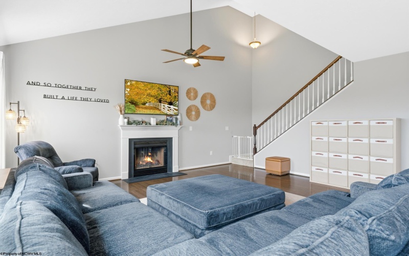 335 Double Eagle Lane, Maidsville, West Virginia 26541, 4 Bedrooms Bedrooms, 7 Rooms Rooms,3 BathroomsBathrooms,Single Family Detached,For Sale,Double Eagle,10165316
