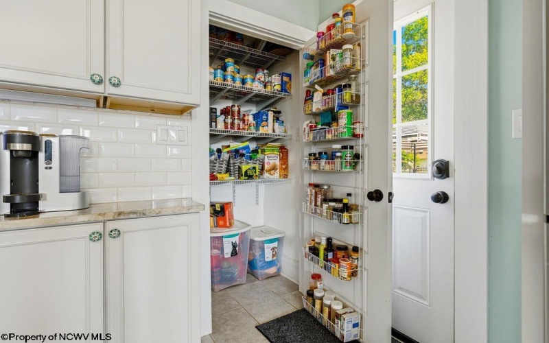 204 Philadelphia Avenue, Bridgeport, West Virginia 26330, 6 Bedrooms Bedrooms, 14 Rooms Rooms,3 BathroomsBathrooms,Single Family Detached,For Sale,Philadelphia,10165287