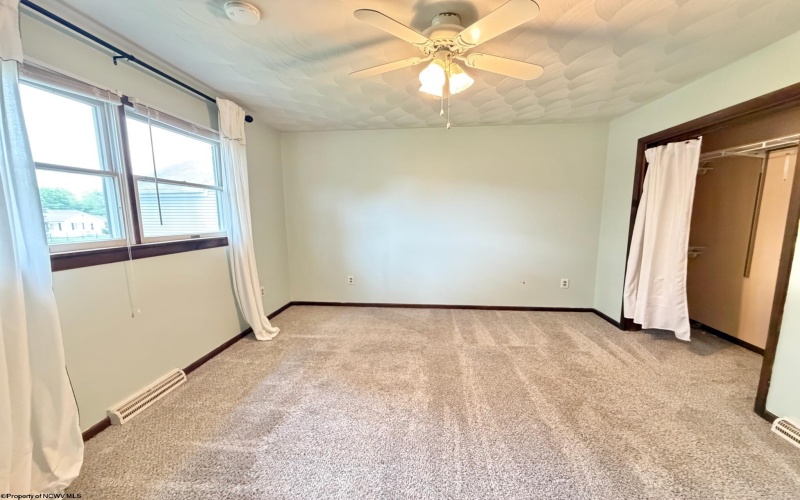 1137 Windsor Avenue, Morgantown, West Virginia 26505, 3 Bedrooms Bedrooms, 7 Rooms Rooms,2 BathroomsBathrooms,Single Family Detached,For Sale,Windsor,10165300