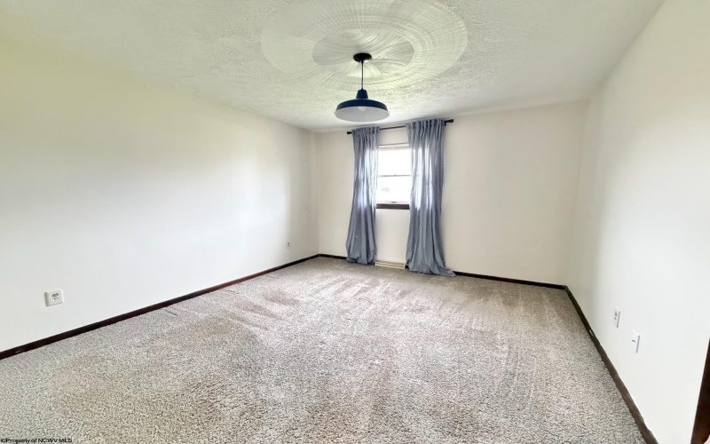 1137 Windsor Avenue, Morgantown, West Virginia 26505, 3 Bedrooms Bedrooms, 7 Rooms Rooms,2 BathroomsBathrooms,Single Family Detached,For Sale,Windsor,10165300