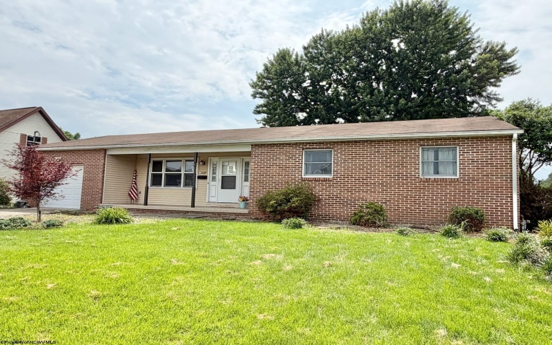 1137 Windsor Avenue, Morgantown, West Virginia 26505, 3 Bedrooms Bedrooms, 7 Rooms Rooms,2 BathroomsBathrooms,Single Family Detached,For Sale,Windsor,10165300