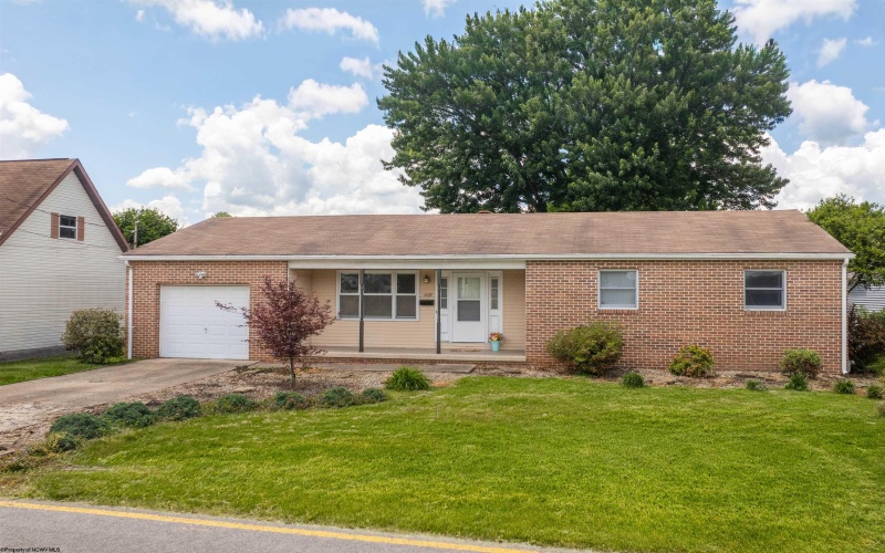 1137 Windsor Avenue, Morgantown, West Virginia 26505, 3 Bedrooms Bedrooms, 7 Rooms Rooms,2 BathroomsBathrooms,Single Family Detached,For Sale,Windsor,10165300