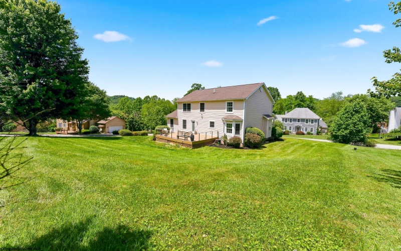 1017 Brettwald Drive, Morgantown, West Virginia 26508, 4 Bedrooms Bedrooms, 11 Rooms Rooms,3 BathroomsBathrooms,Single Family Detached,For Sale,Brettwald,10165299
