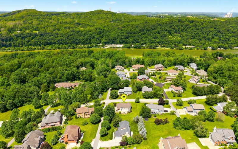 1017 Brettwald Drive, Morgantown, West Virginia 26508, 4 Bedrooms Bedrooms, 11 Rooms Rooms,3 BathroomsBathrooms,Single Family Detached,For Sale,Brettwald,10165299