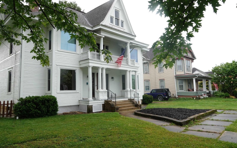 12 Meade Street, Buckhannon, West Virginia 26201, 4 Bedrooms Bedrooms, 11 Rooms Rooms,3 BathroomsBathrooms,Single Family Detached,For Sale,Meade,10165315