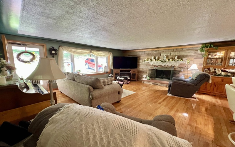 4109 Chapel Road, Gassaway, West Virginia 26624, 3 Bedrooms Bedrooms, 6 Rooms Rooms,1 BathroomBathrooms,Single Family Detached,For Sale,Chapel,10165309