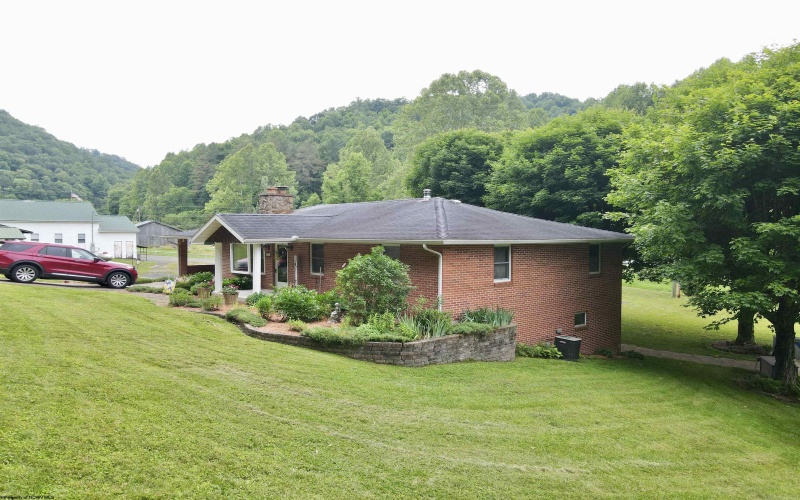 4109 Chapel Road, Gassaway, West Virginia 26624, 3 Bedrooms Bedrooms, 6 Rooms Rooms,1 BathroomBathrooms,Single Family Detached,For Sale,Chapel,10165309