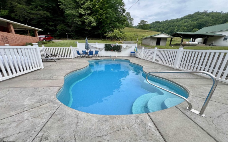 4109 Chapel Road, Gassaway, West Virginia 26624, 3 Bedrooms Bedrooms, 6 Rooms Rooms,1 BathroomBathrooms,Single Family Detached,For Sale,Chapel,10165309