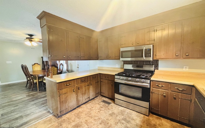 115 May Street, Fairmont, West Virginia 26554, 3 Bedrooms Bedrooms, 8 Rooms Rooms,2 BathroomsBathrooms,Single Family Detached,For Sale,May,10165318 115 May Street, Fairmont, West Virginia 26554, 3 Bedrooms Bedrooms, 8 Rooms Rooms,2 BathroomsBathrooms,Single Family Detached,For Sale,May,10165318