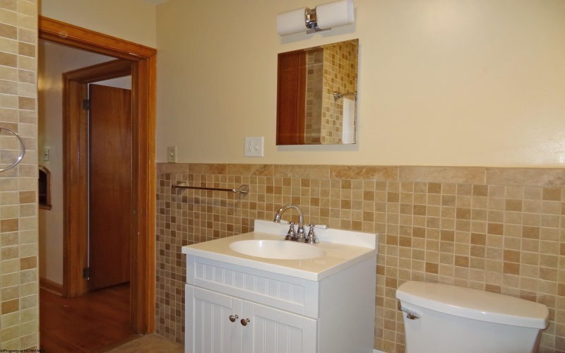 836 Fairmont Road, Westover, West Virginia 26501, 3 Bedrooms Bedrooms, 5 Rooms Rooms,2 BathroomsBathrooms,Residential Rentals,For Rent,Fairmont,10165324