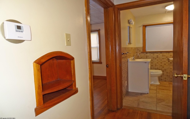 836 Fairmont Road, Westover, West Virginia 26501, 3 Bedrooms Bedrooms, 5 Rooms Rooms,2 BathroomsBathrooms,Residential Rentals,For Rent,Fairmont,10165324